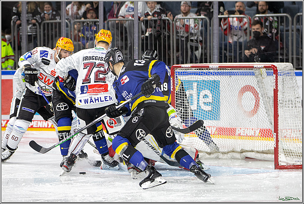 PENNY DEL; Koelner Haie- Fishtown Pinguins Bremerhaven; Koeln, 23.11.2021